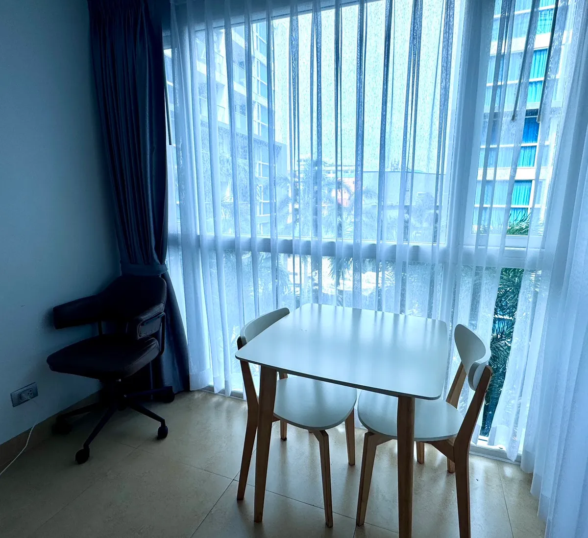 Centara Avenue Residence & Suites Pool View Studio for Rent photo 8