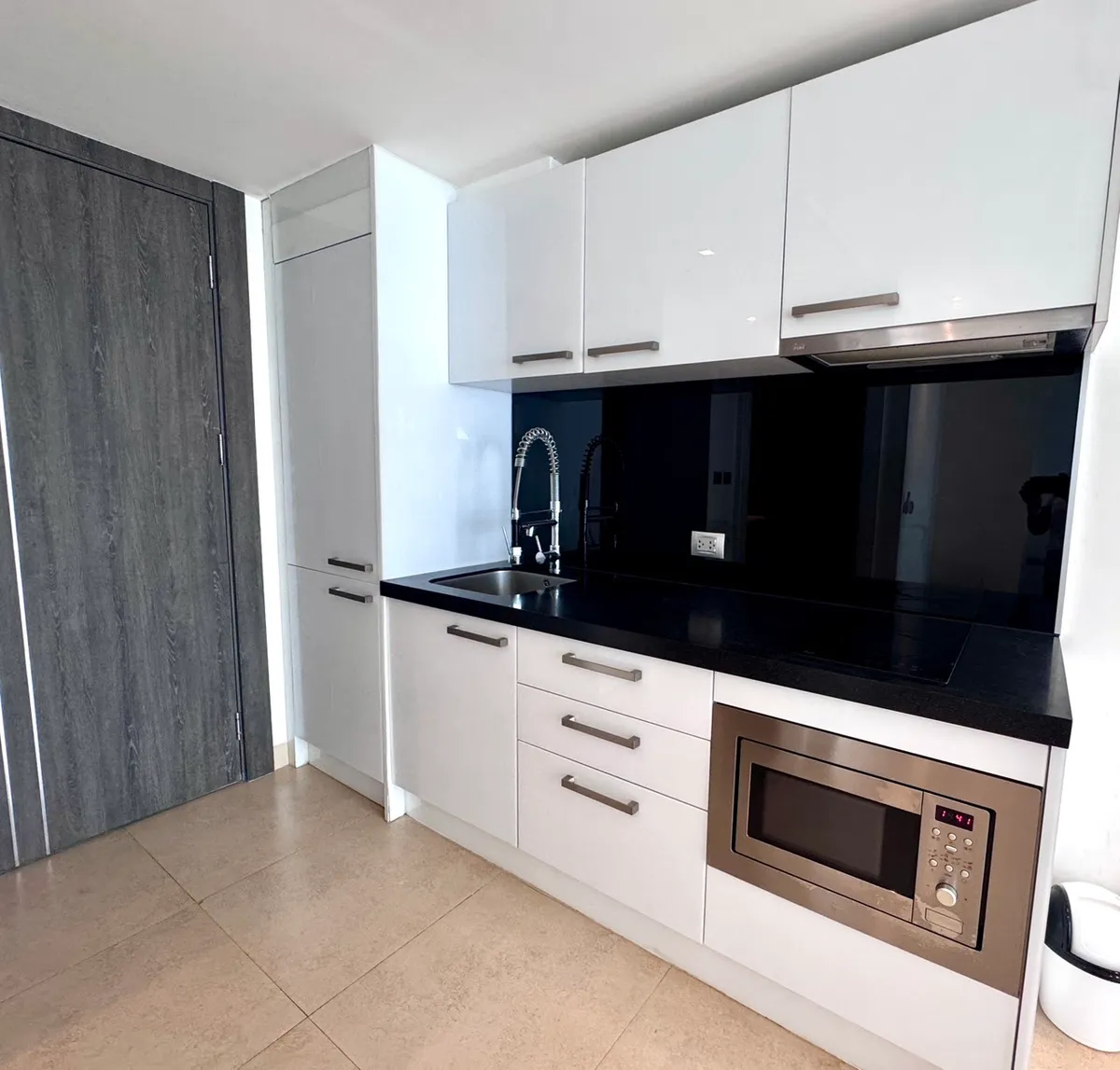 Centara Avenue Residence & Suites Pool View Studio for Rent photo 11