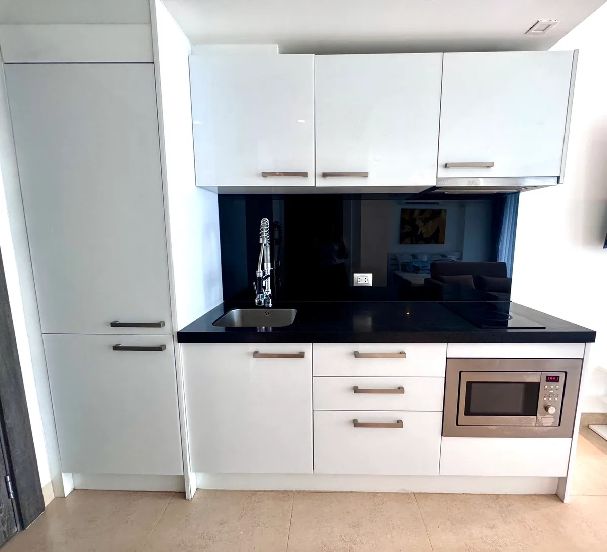 Centara Avenue Residence & Suites Pool View Studio for Rent photo 10