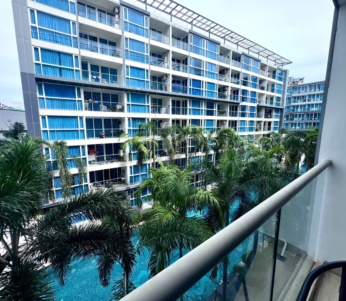 Centara Avenue Residence & Suites Pool View Studio for Rent