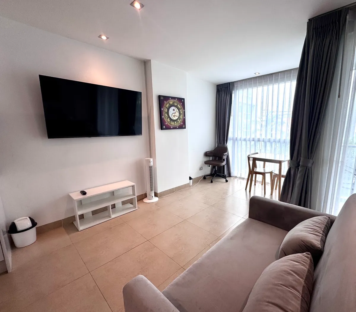 Centara Avenue Residence & Suites Pool View Studio for Rent photo 5