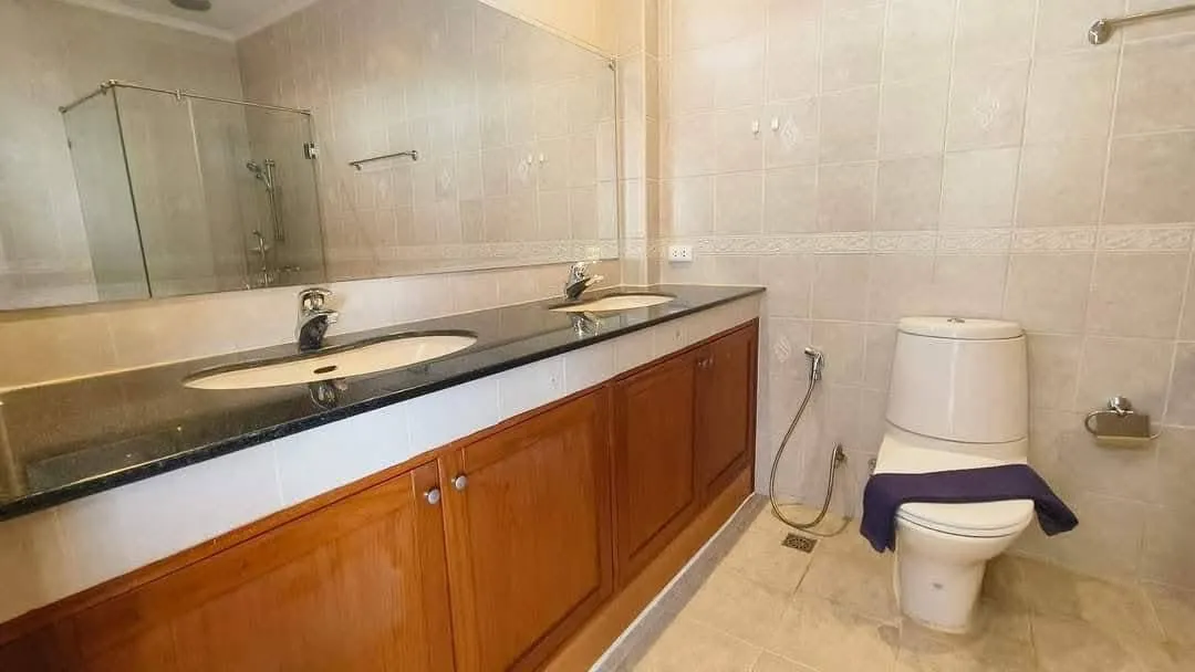 5 Bedrooms 4 Bathroom in Jomtien photo 18