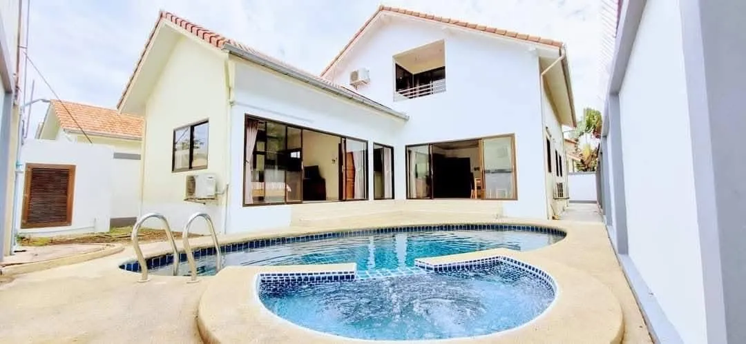 5 Bedrooms 4 Bathroom in Jomtien
