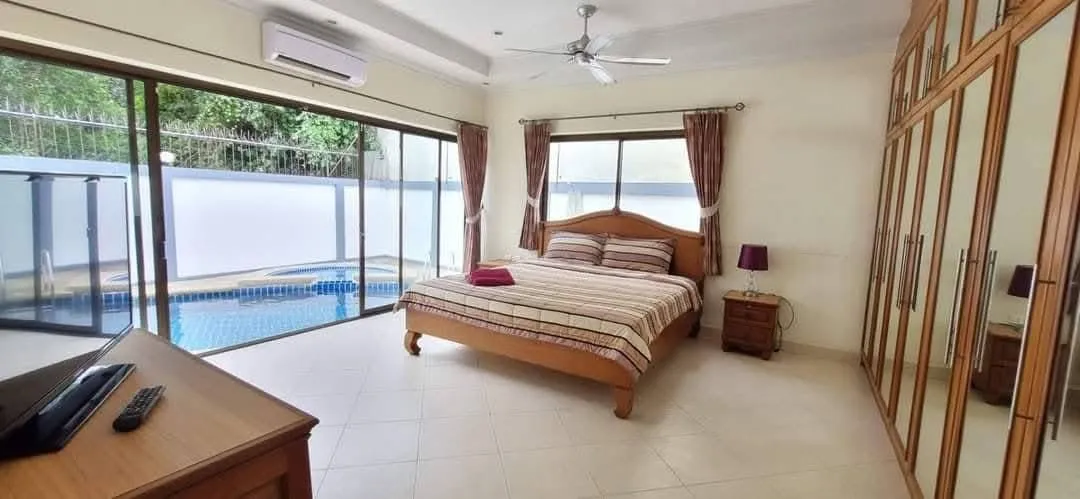 5 Bedrooms 4 Bathroom in Jomtien photo 12