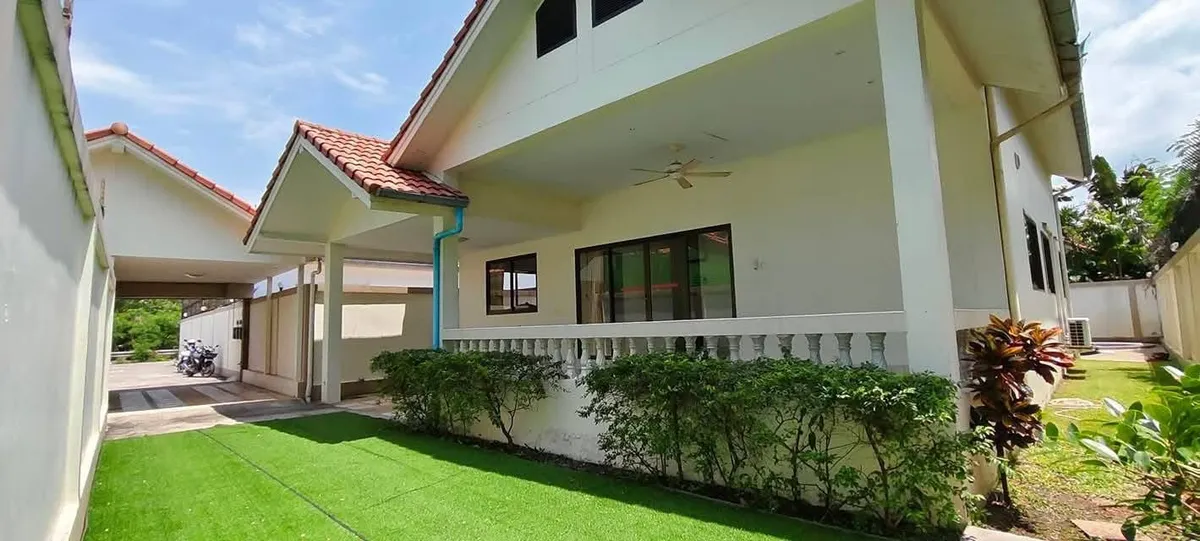 5 Bedrooms 4 Bathroom in Jomtien photo 2
