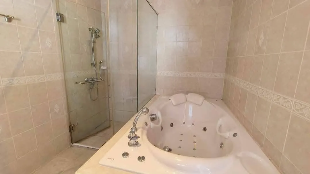 5 Bedrooms 4 Bathroom in Jomtien photo 19