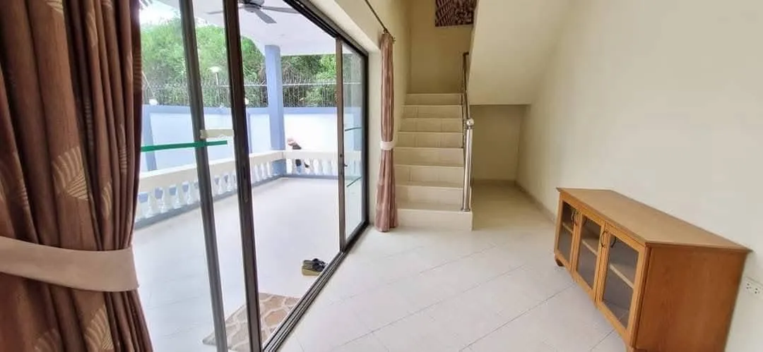5 Bedrooms 4 Bathroom in Jomtien photo 5