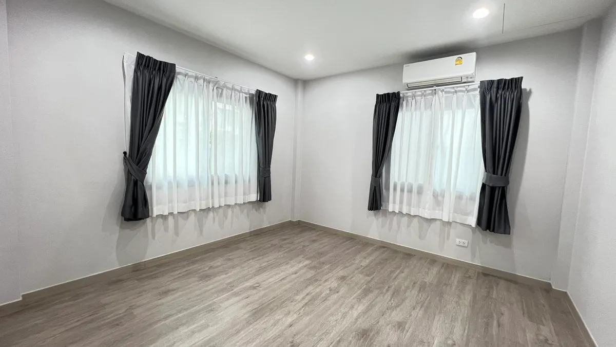 4 Bedrooms 3 Bathrooms in East Pattaya photo 22
