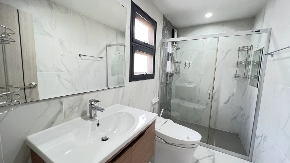 4 Bedrooms 3 Bathrooms in East Pattaya photo 15