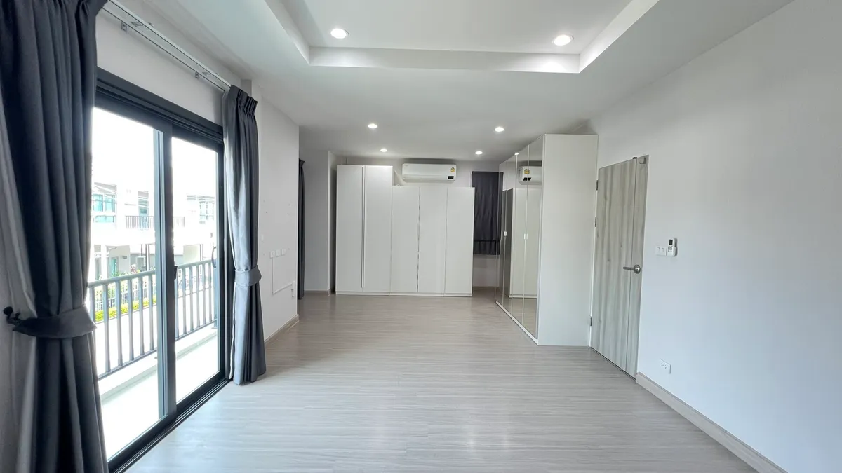 4 Bedrooms 3 Bathrooms in East Pattaya photo 20
