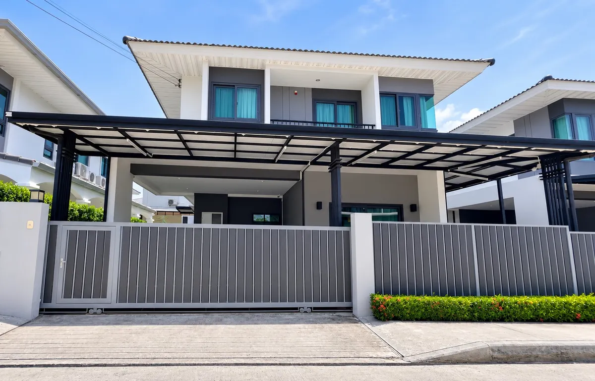 4 Bedrooms 3 Bathrooms in East Pattaya