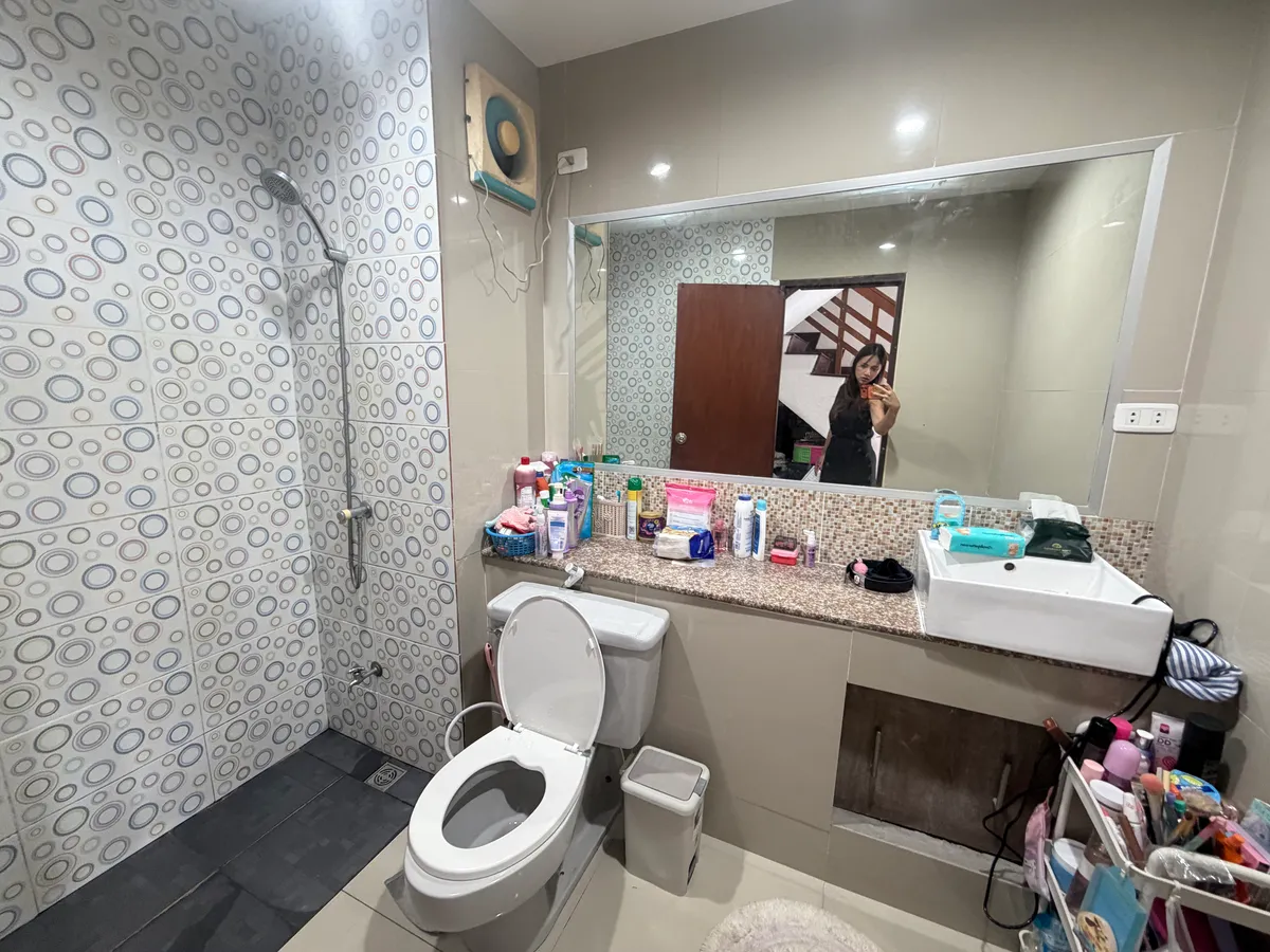 Metro condominium photo 12