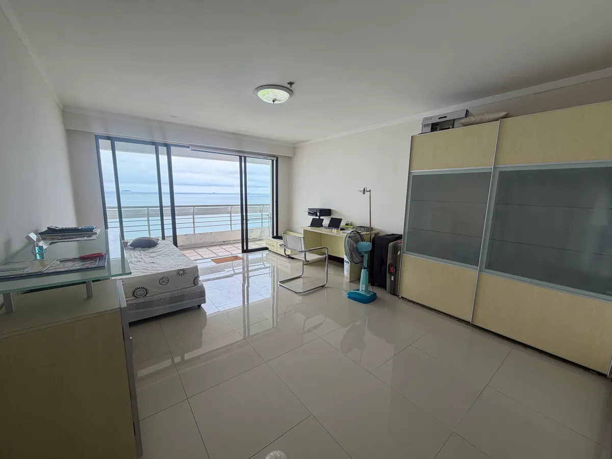 Metro condominium photo 6