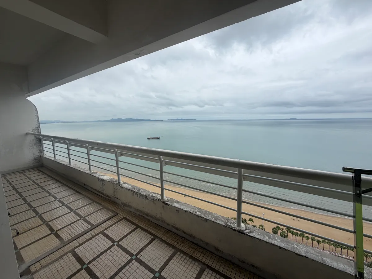 Metro condominium