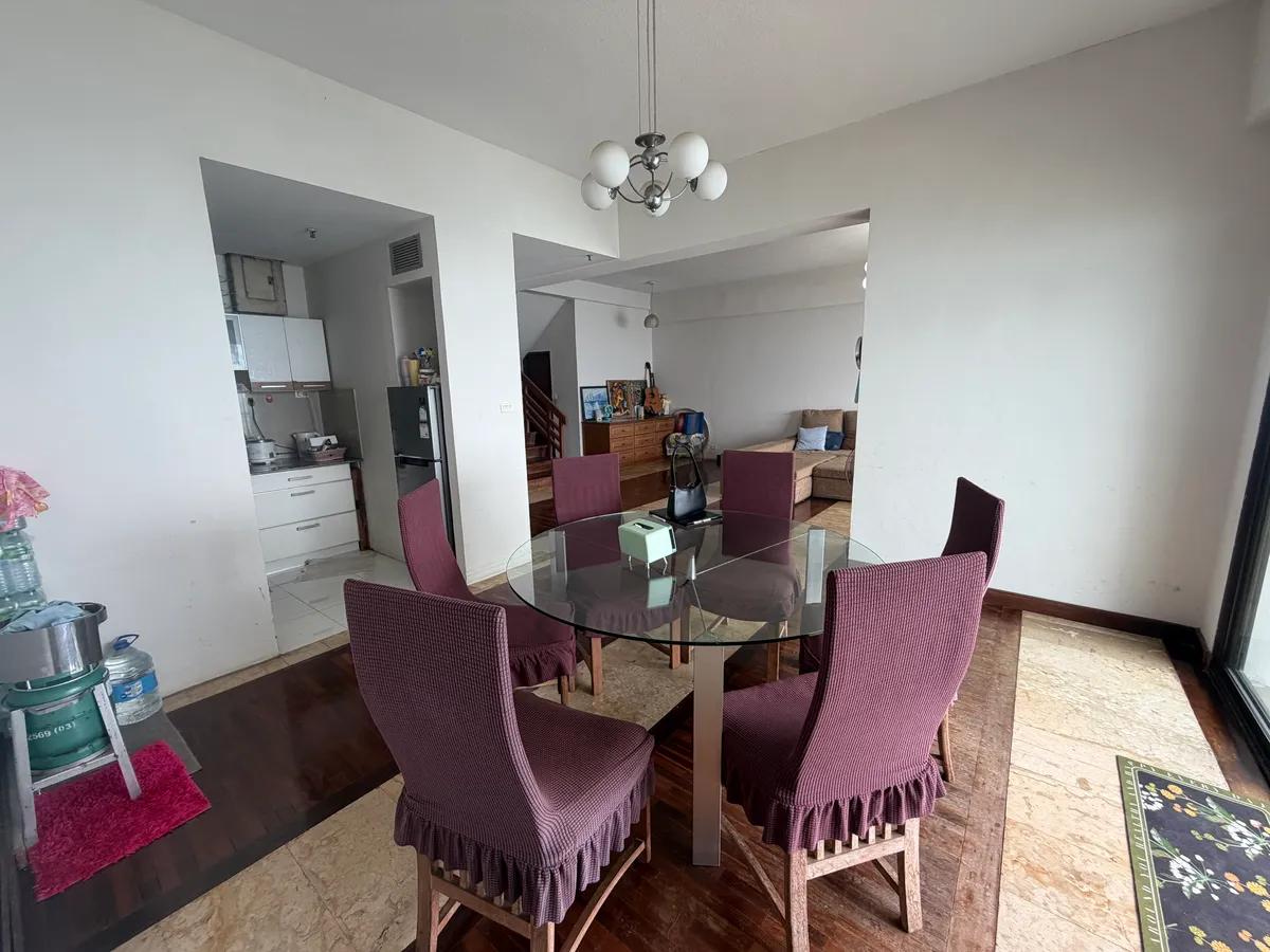 Metro condominium photo 2