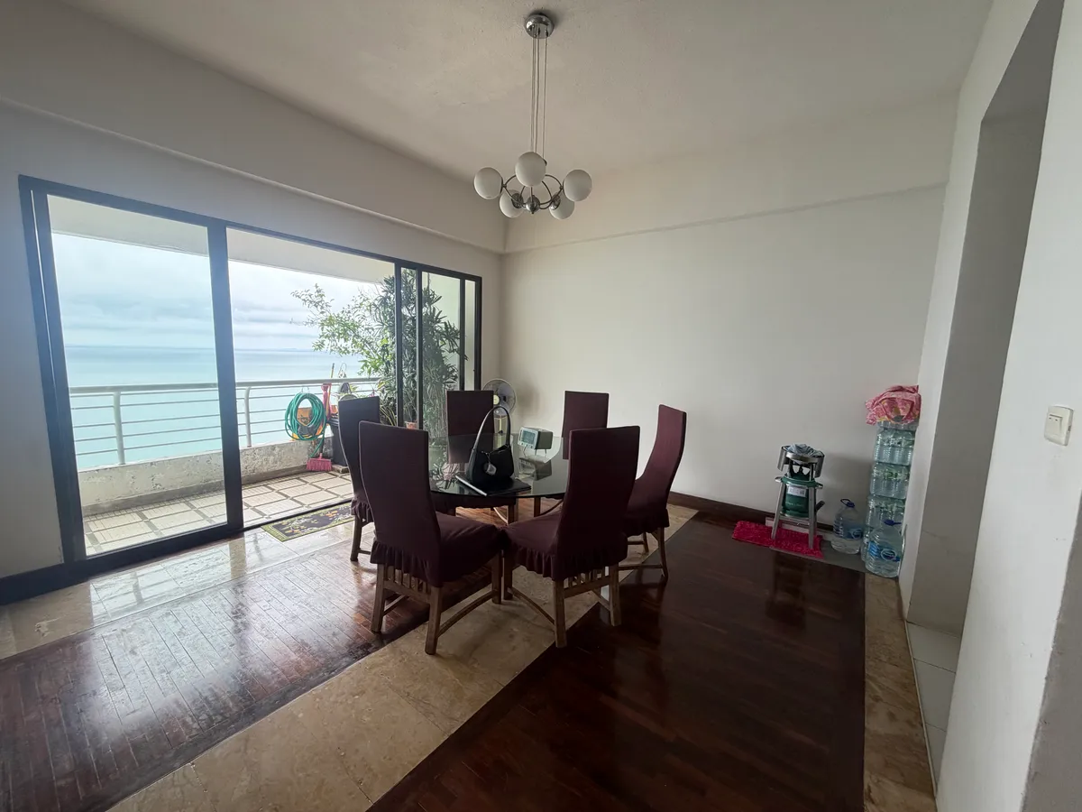 Metro condominium photo 11