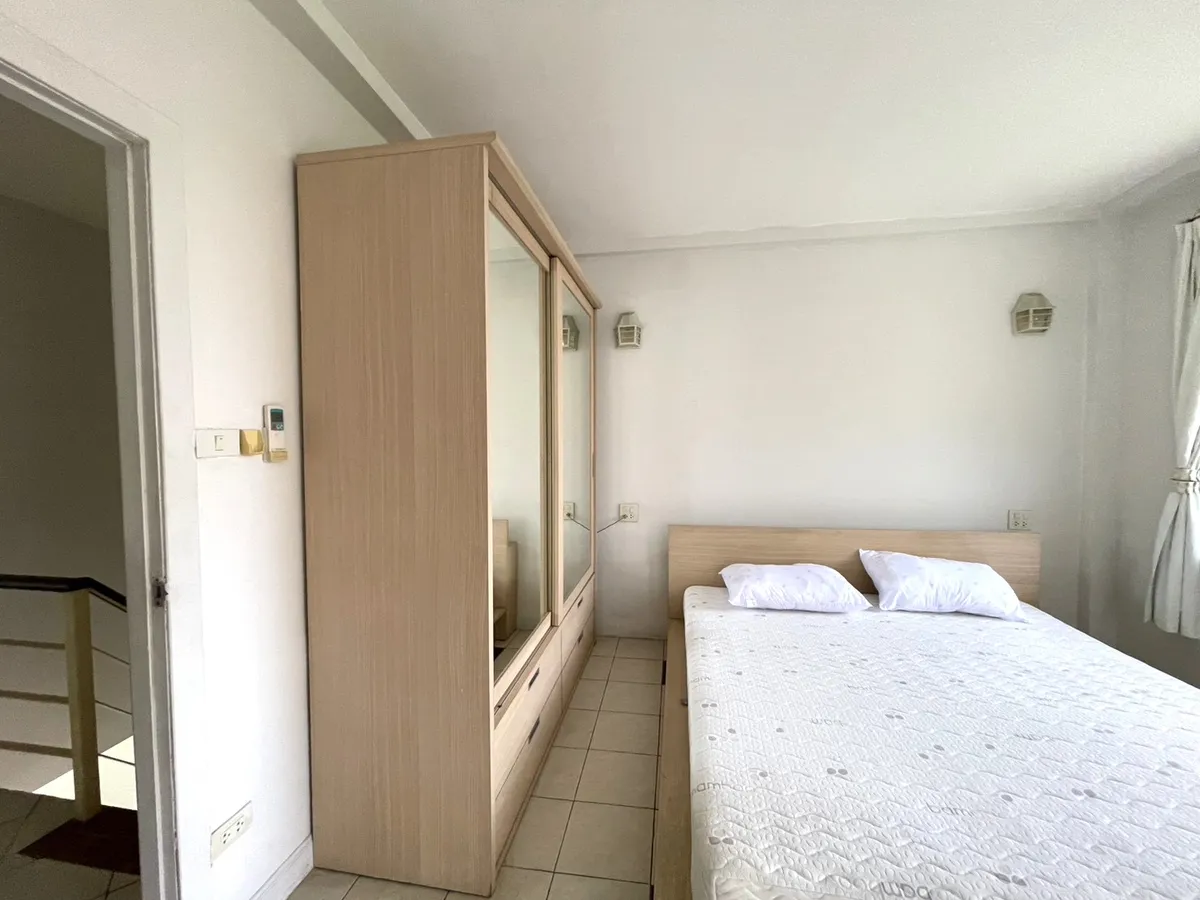 2 Bed - 3 Bath Townhome in Central Pattaya photo 25