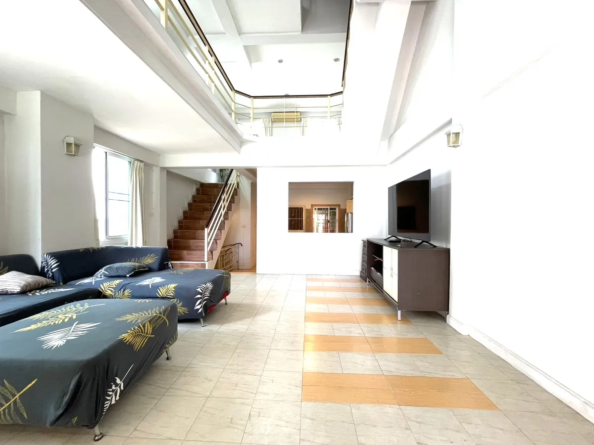 2 Bed - 3 Bath Townhome in Central Pattaya photo 4