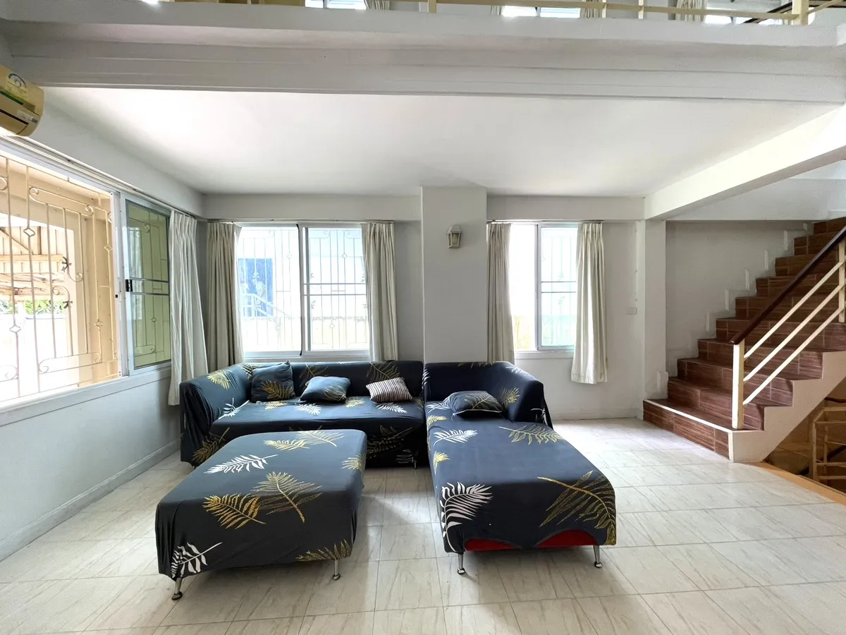 2 Bed - 3 Bath Townhome in Central Pattaya photo 5