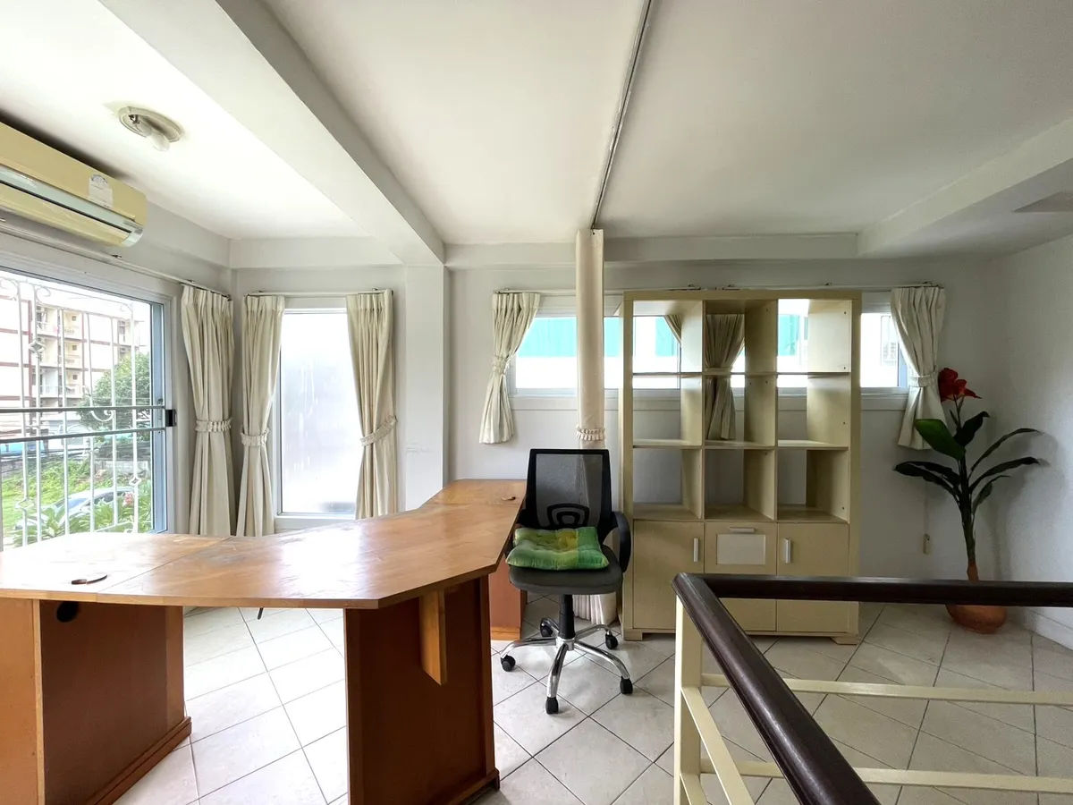 2 Bed - 3 Bath Townhome in Central Pattaya photo 19