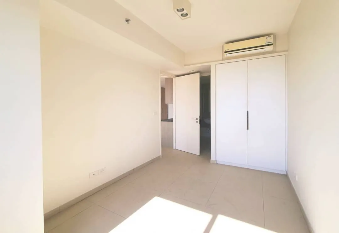 2 Bedroom Condo For Sale in South Pattaya photo 11
