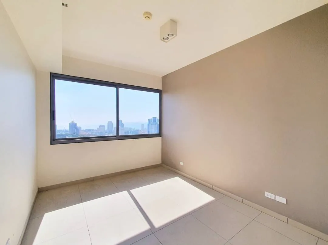 2 Bedroom Condo For Sale in South Pattaya photo 4
