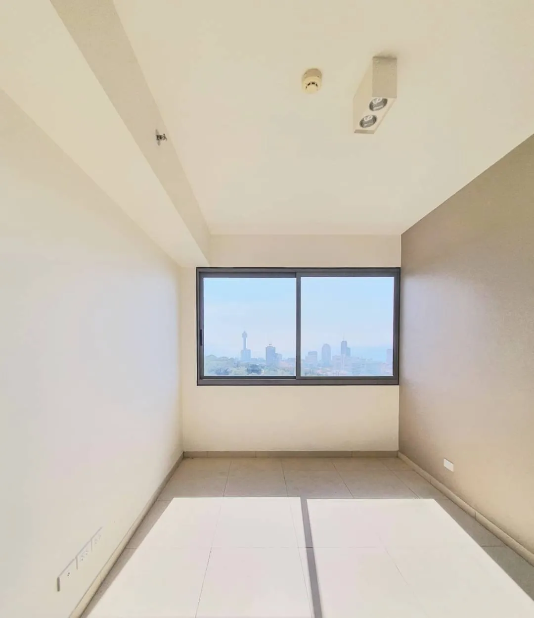 2 Bedroom Condo For Sale in South Pattaya photo 5