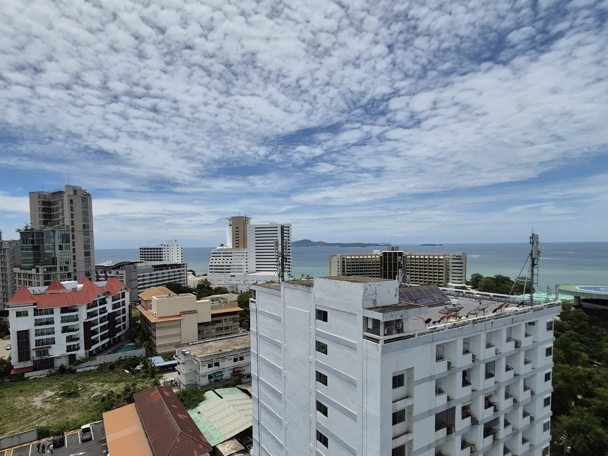 Fully Renovated Ocean View 1 Bed 1 Bath Condo For Sale In Pratumnak
