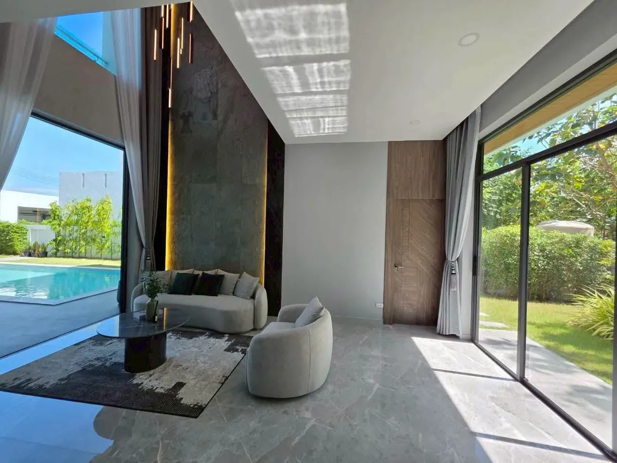Luxury Pool Villa 4 bedrooms 5 bathrooms in Huay Yai for SALE photo 8