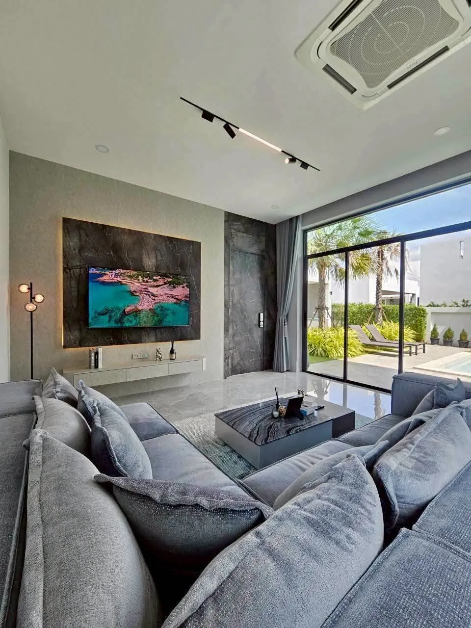 Luxury Pool Villa 4 bedrooms 5 bathrooms in Huay Yai for SALE photo 10