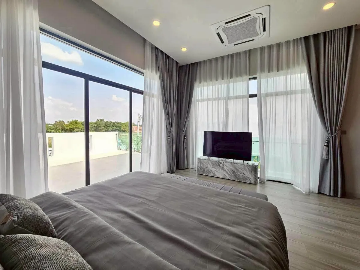 Luxury Pool Villa 4 bedrooms 5 bathrooms in Huay Yai for SALE photo 17