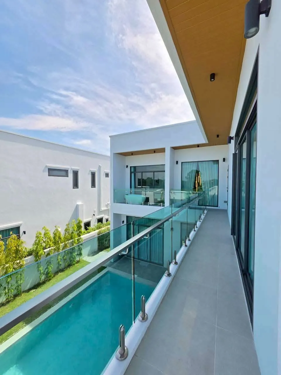 Luxury Pool Villa 4 bedrooms 5 bathrooms in Huay Yai for SALE photo 2