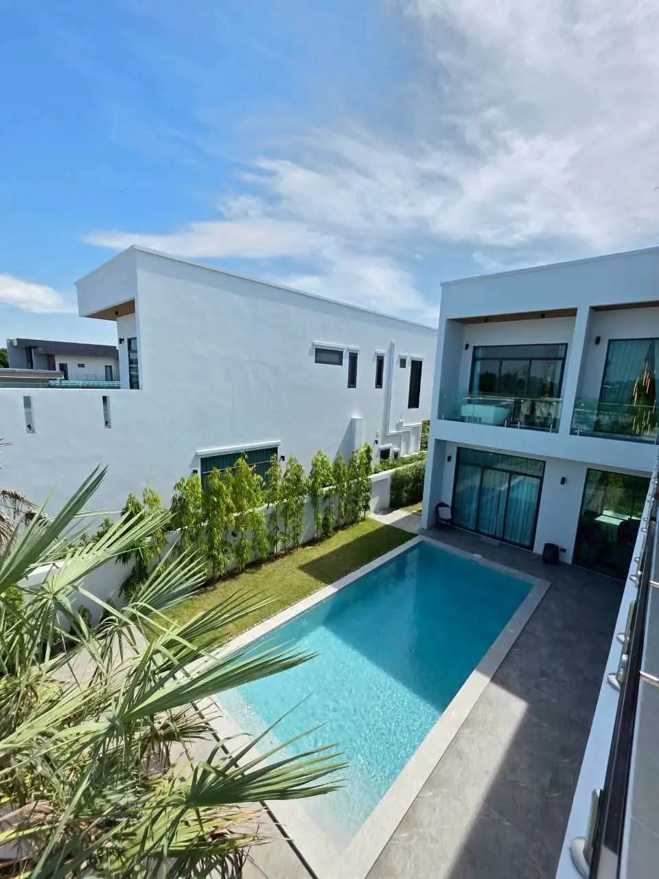 Luxury Pool Villa 4 bedrooms 5 bathrooms in Huay Yai for SALE photo 3