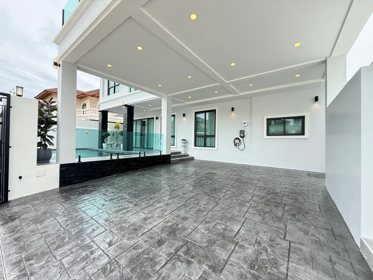 Exceptional Pool Villa – Great Location, Perfect for Living or Investment photo 3