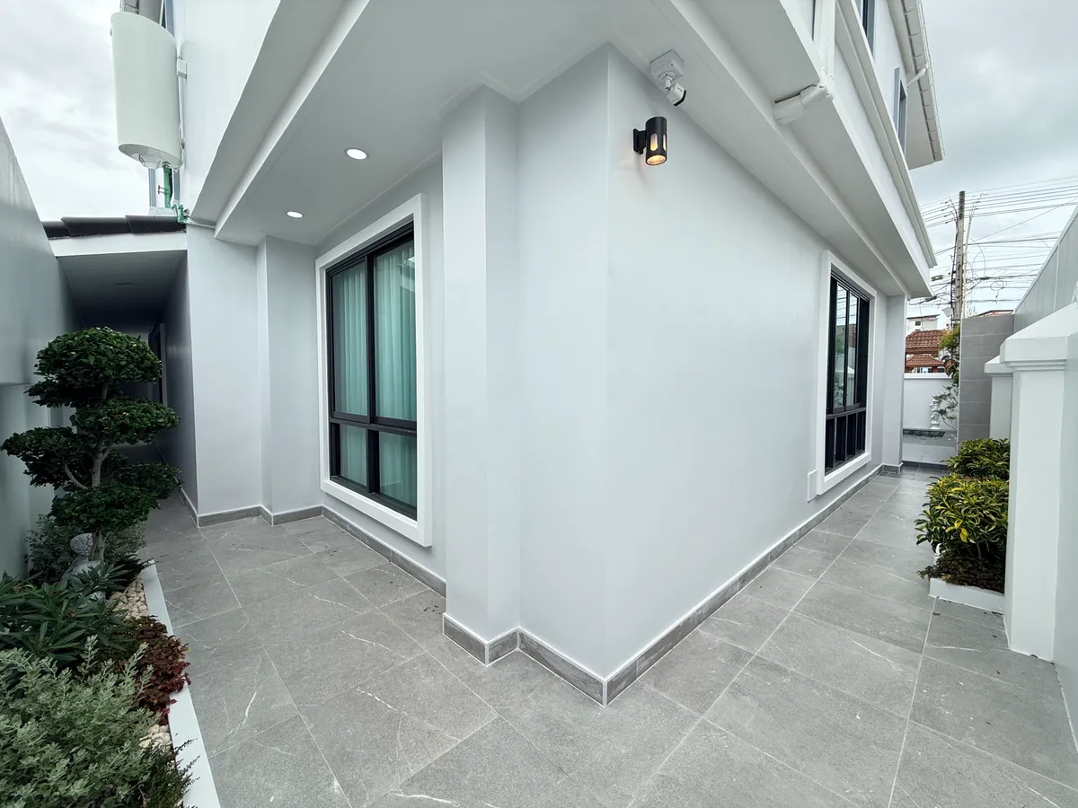 Exceptional Pool Villa – Great Location, Perfect for Living or Investment photo 4