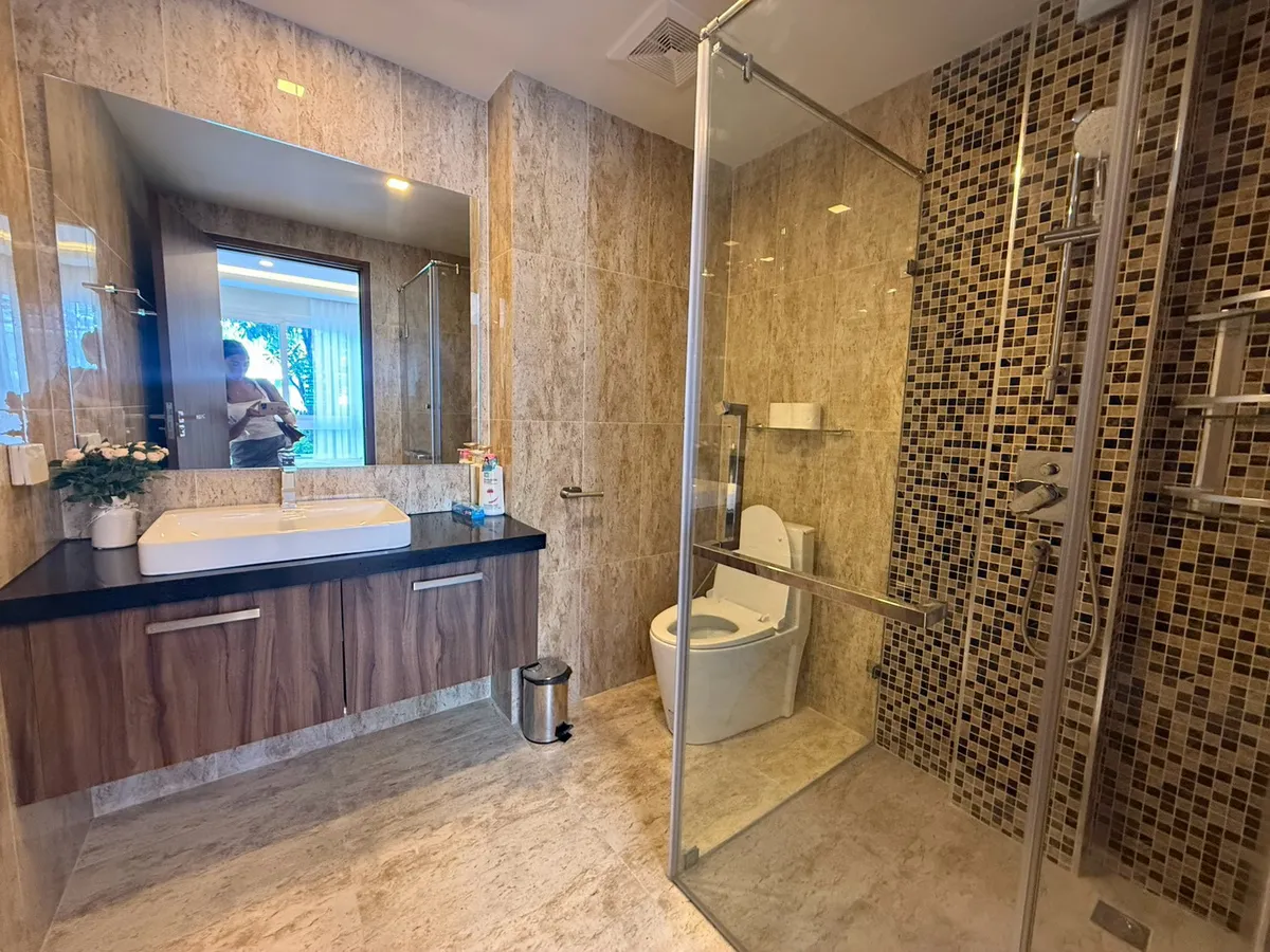 Grand Avenue Residence photo 13