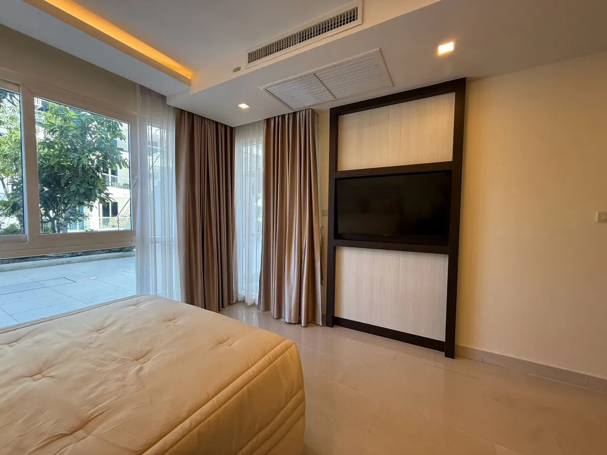 Grand Avenue Residence photo 11