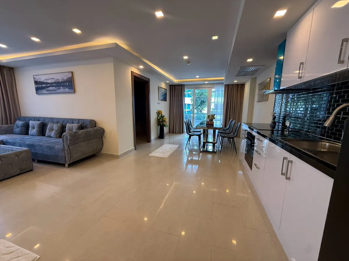 Grand Avenue Residence photo 2