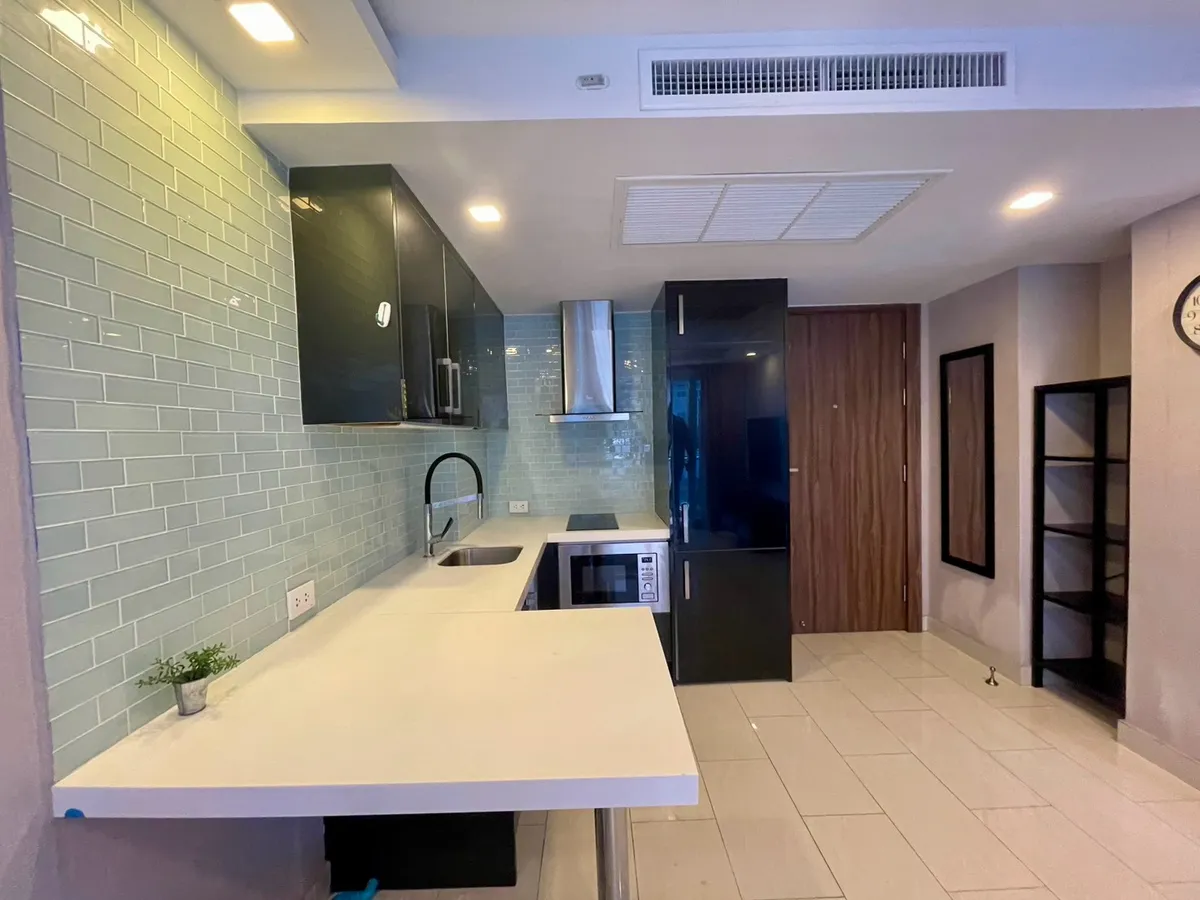 1 Bed 1 Bath Condo In Central Pattaya