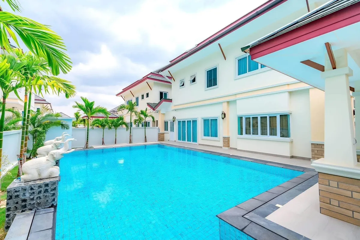 Pool villa 5 Bedrooms 6 Bathrooms in Huay yai photo 2