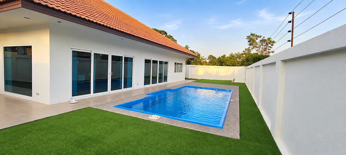 Modern 3-Bedroom Villa For Rent near Mabprachan Lake