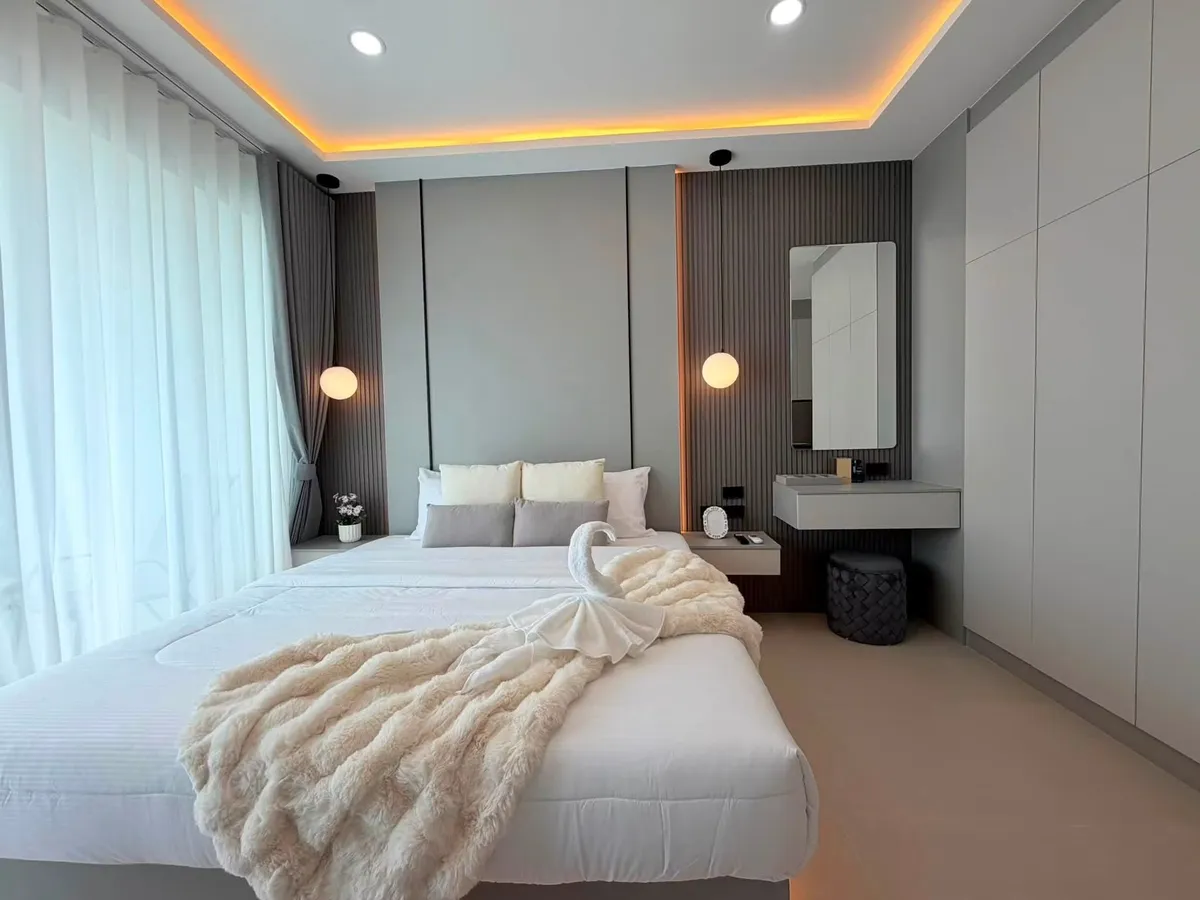 Renovated studio Condo on Prahtamnak For Sale in Foreign ownership