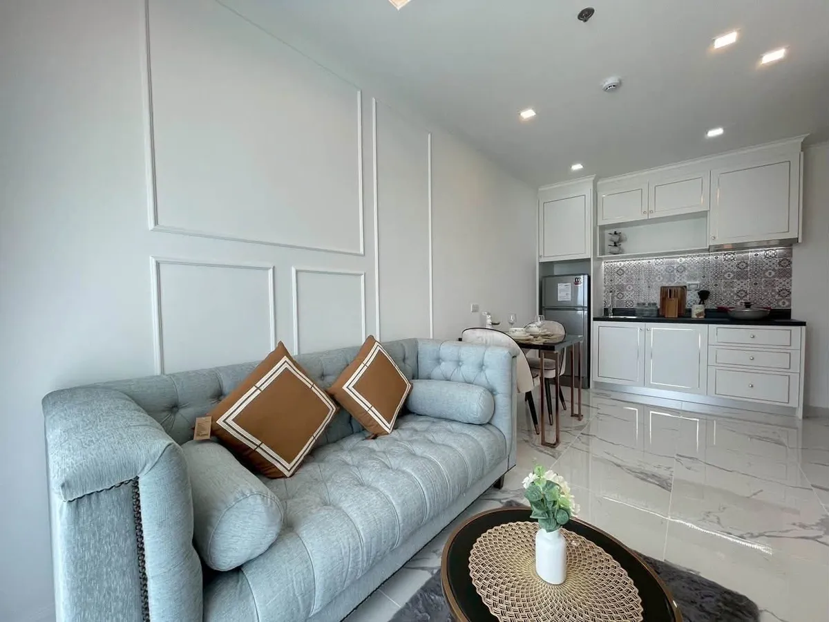 Modern design 1 bedroom 1 bathroom in The Empire Tower for RENT photo 4