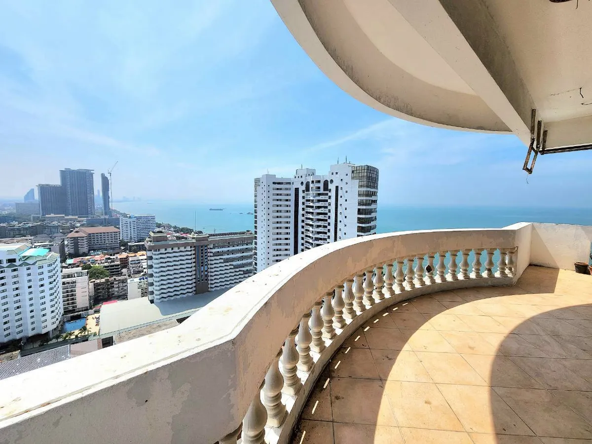 Jomtien complex photo 13
