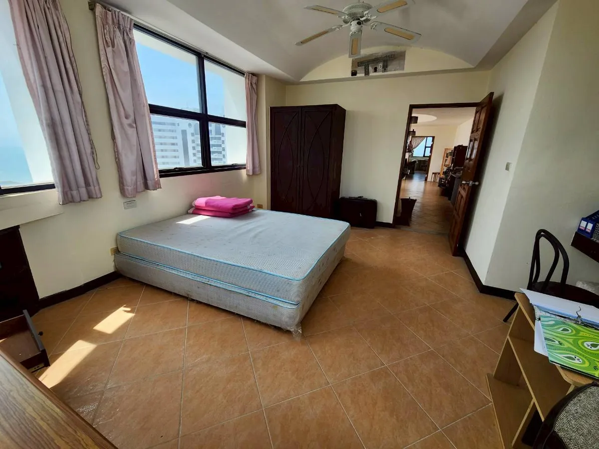 Jomtien complex photo 6