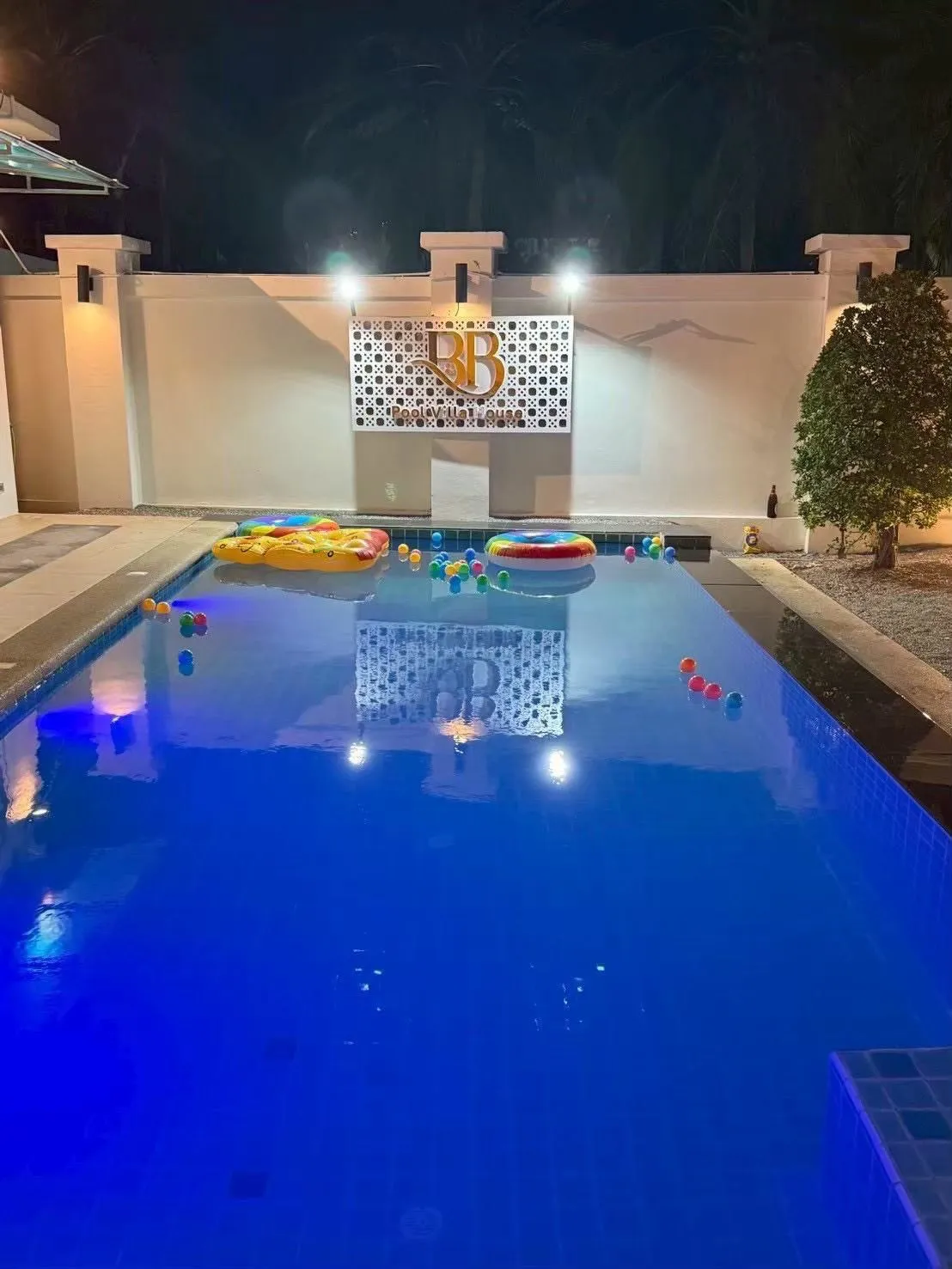 Corner house Pool villa 5 Bedrooms 5 Bathrooms in Jomtien