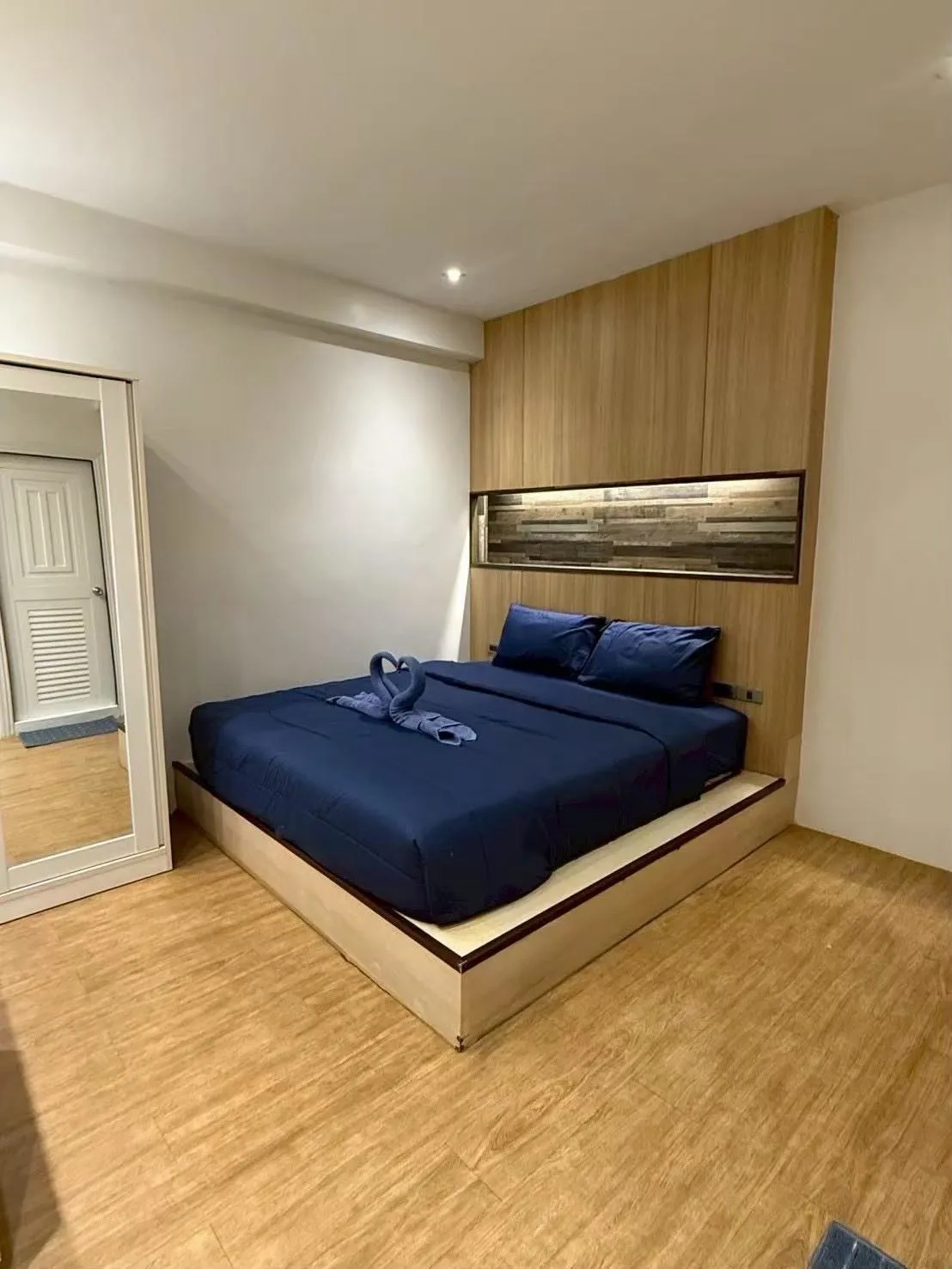 Corner house Pool villa 5 Bedrooms 5 Bathrooms in Jomtien photo 3
