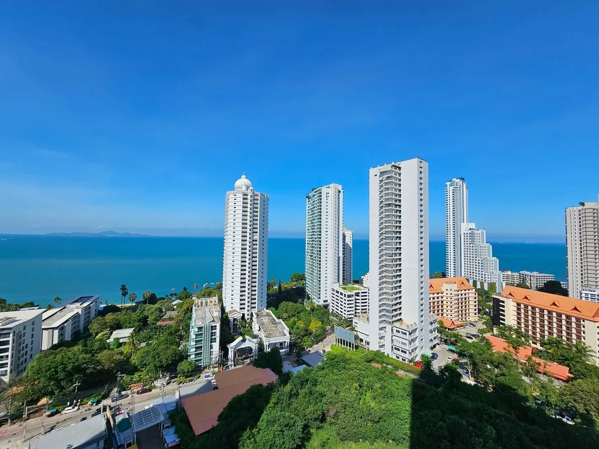 Luxury Modern Seaview 2 Bedrooms 2 Bathrooms in Riviera Wongamat for RENT