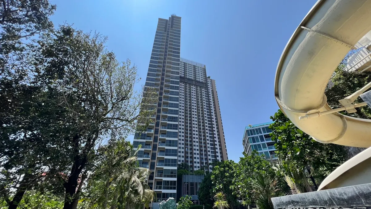 Fire Sale Sea view 2 Bedroom Condo in South Pattaya