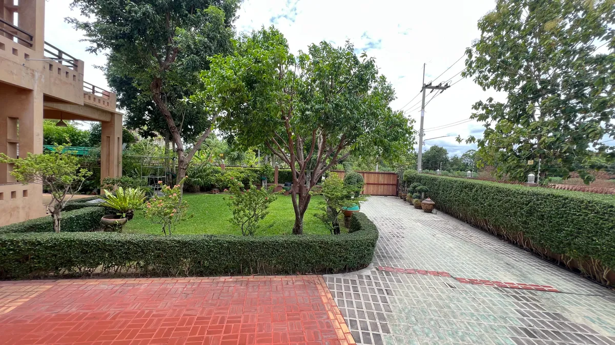 Corner house 5 bedrooms 6 bathrooms in Mapprachan photo 4